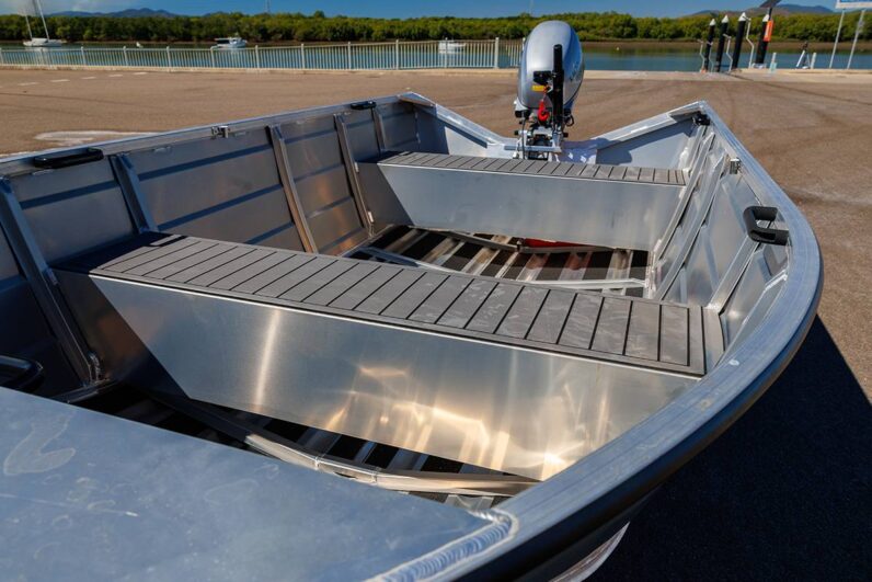 Wavecraft 3.7 V Hull